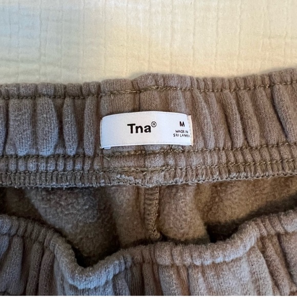 SOLD❗️Aritzia TNA sweatpants high rise taupe M - Picture 2 of 9